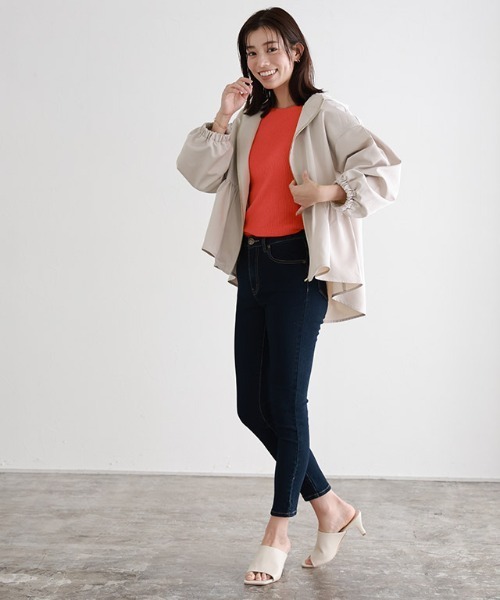 Pierrot（ピエロ）の「フーディバックタックフレアブルゾン（ブルゾン・レディース・ブラック/ベージュ/ターコイズブルー/グレー系その他・M/L）」の6枚目の写真