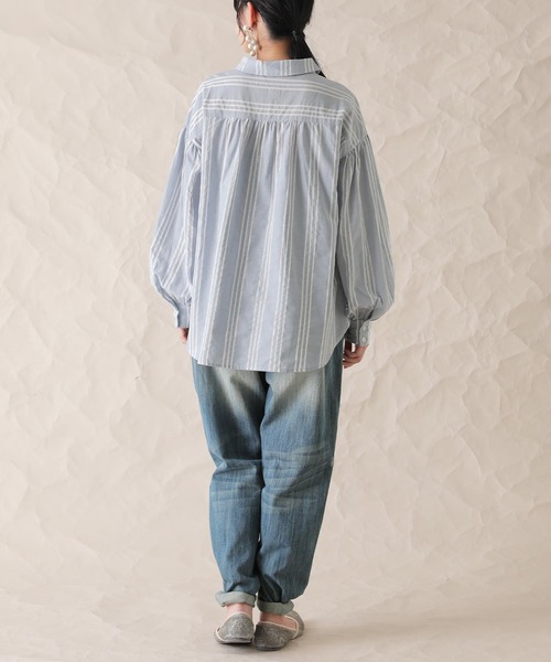 somari imagination（ソマリ イマジネーション）の「『花柄刺繍ボリューム袖シャツブラウス』（シャツ/ブラウス・レディース・サックスブルー/ホワイト・1/2）」の22枚目の写真