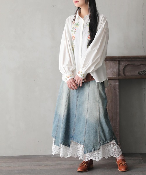 somari imagination（ソマリ イマジネーション）の「『花柄刺繍ボリューム袖シャツブラウス』（シャツ/ブラウス・レディース・サックスブルー/ホワイト・1/2）」の10枚目の写真