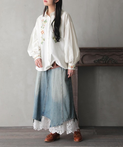 somari imagination（ソマリ イマジネーション）の「『花柄刺繍ボリューム袖シャツブラウス』（シャツ/ブラウス・レディース・サックスブルー/ホワイト・1/2）」の7枚目の写真