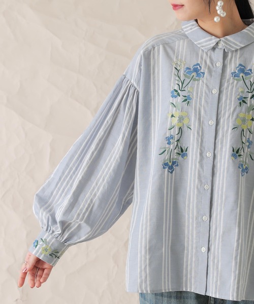 somari imagination（ソマリ イマジネーション）の「『花柄刺繍ボリューム袖シャツブラウス』（シャツ/ブラウス・レディース・サックスブルー/ホワイト・1/2）」の12枚目の写真