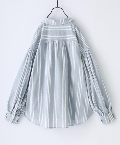 somari imagination（ソマリ イマジネーション）の「『花柄刺繍ボリューム袖シャツブラウス』（シャツ/ブラウス・レディース・サックスブルー/ホワイト・1/2）」の8枚目の写真