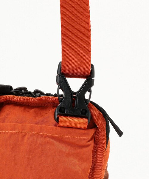 C.P. COMPANY(シーピーカンパニー)の「C.P. Company / NYLON B WAISTBAG(ショルダーバッグ・メンズ・オレンジ/ブラック・ONE SIZE)」の12枚目の写真