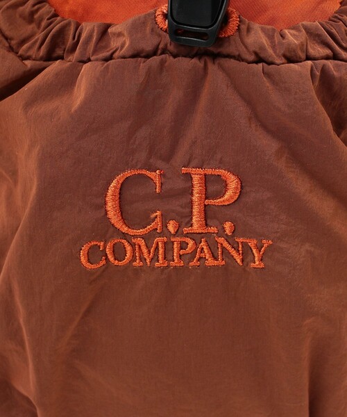 C.P. COMPANY(シーピーカンパニー)の「C.P. Company / NYLON B WAISTBAG(ショルダーバッグ・メンズ・オレンジ/ブラック・ONE SIZE)」の17枚目の写真