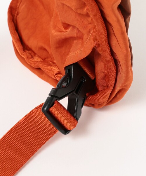 C.P. COMPANY(シーピーカンパニー)の「C.P. Company / NYLON B WAISTBAG(ショルダーバッグ・メンズ・オレンジ/ブラック・ONE SIZE)」の16枚目の写真
