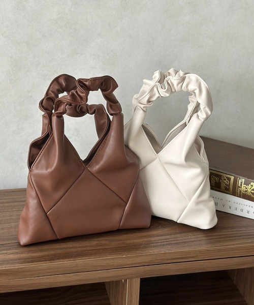 apres jour clair（アプレジュールクレア）の「【apres jour clair×ARIAZ】トライアングルミニバッグ（ハンドバッグ・レディース・アイボリー/ダークブラウン・FREE）」の5枚目の写真