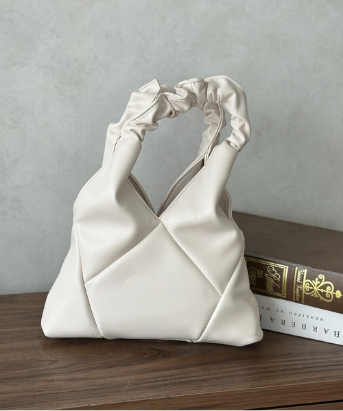 apres jour clair（アプレジュールクレア）の「【apres jour clair×ARIAZ】トライアングルミニバッグ（ハンドバッグ・レディース・アイボリー/ダークブラウン・FREE）」の3枚目の写真