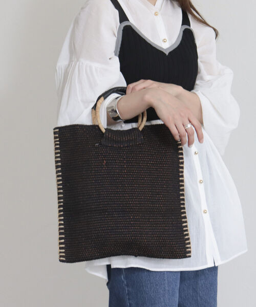 fredy emue（フレディエミュ）の「【TARANGO/タランゴ】 マルテフラットスクエアトート（トートバッグ・レディース・オレンジ系その他/ブラック・FREE）」の4枚目の写真