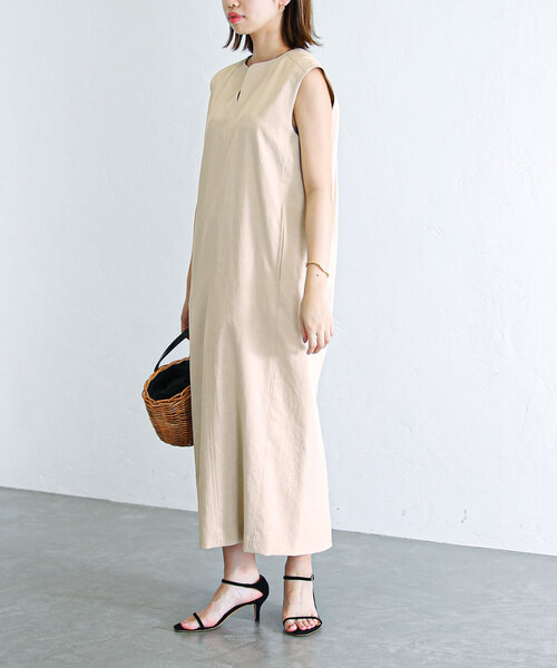 La TOTALITE（ラトータリテ）の「麻混ツイルコクーンワンピース（ワンピース・レディース・グリーン/ベージュ/ネイビー・FREE）」の4枚目の写真