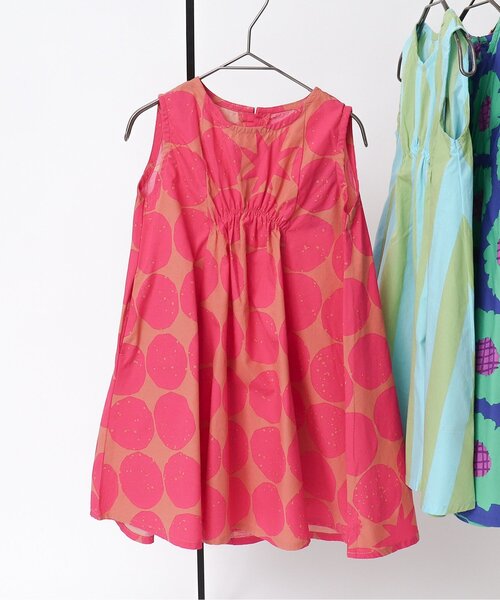 BREEZE（ブリーズ）の「【カラフル/花柄・ストラップ】総柄フレアワンピース（ワンピース・キッズ・ブラック/ブルー/オフホワイト/サックスブルー/オレンジ/ピンク/ダークブラウン・130/140/90/110/80/100/120）」の7枚目の写真