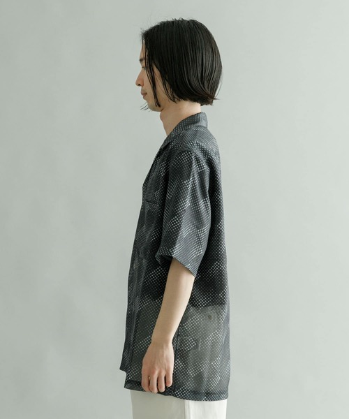 URBAN RESEARCH（アーバンリサーチ）の「ランダムドットショート