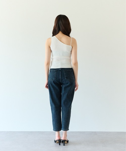 ECRIRE(エクリール)の「コーデのアクセントに。アシンメトリーリブタンクトップ(タンクトップ・レディース・ブラック/オフホワイト/ブルー・フリー)」の17枚目の写真