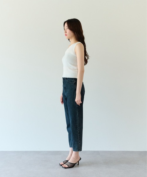 ECRIRE(エクリール)の「コーデのアクセントに。アシンメトリーリブタンクトップ(タンクトップ・レディース・ブラック/オフホワイト/ブルー・フリー)」の6枚目の写真