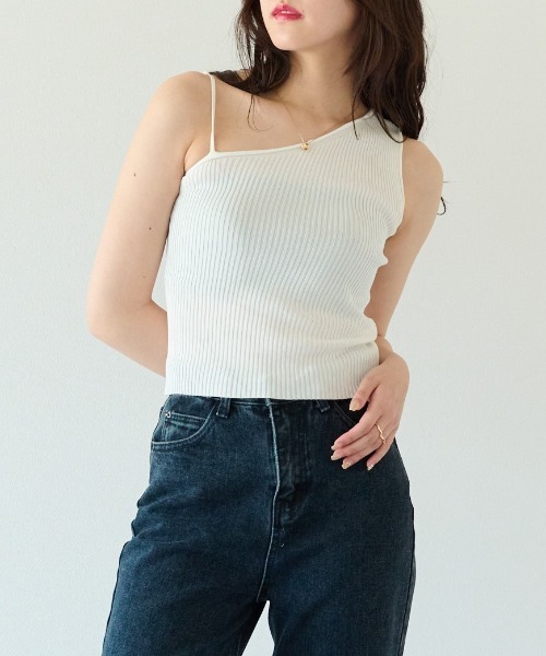 ECRIRE(エクリール)の「コーデのアクセントに。アシンメトリーリブタンクトップ(タンクトップ・レディース・ブラック/オフホワイト/ブルー・フリー)」の15枚目の写真