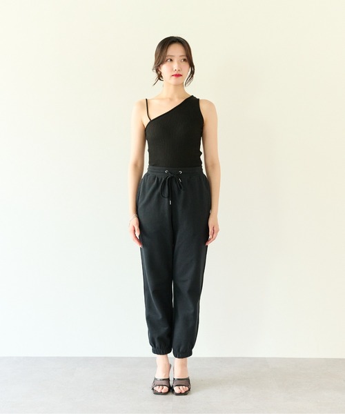 ECRIRE(エクリール)の「コーデのアクセントに。アシンメトリーリブタンクトップ(タンクトップ・レディース・ブラック/オフホワイト/ブルー・フリー)」の16枚目の写真