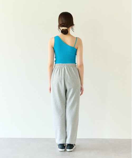 ECRIRE(エクリール)の「コーデのアクセントに。アシンメトリーリブタンクトップ(タンクトップ・レディース・ブラック/オフホワイト/ブルー・フリー)」の12枚目の写真