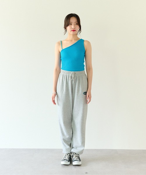 ECRIRE(エクリール)の「コーデのアクセントに。アシンメトリーリブタンクトップ(タンクトップ・レディース・ブラック/オフホワイト/ブルー・フリー)」の7枚目の写真