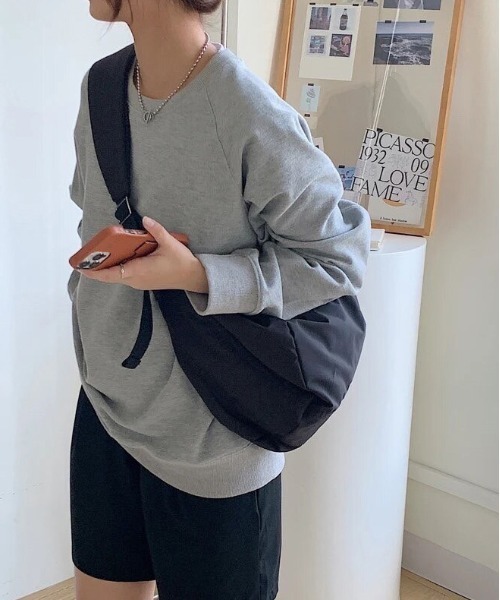 BARELY BLUE(ベアリーブルー)の「【 BARELY BLUE / ベアリーブルー 】 ライト ワンショルダーバッグ(ショルダーバッグ・レディース・ブラック/アイボリー・FREE)」の1枚目の写真