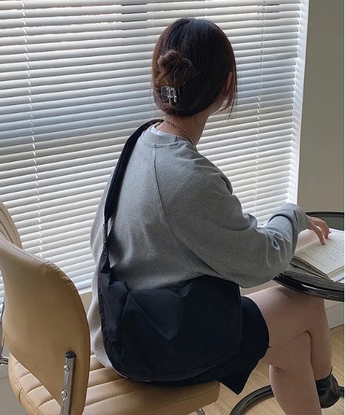 BARELY BLUE(ベアリーブルー)の「【 BARELY BLUE / ベアリーブルー 】 ライト ワンショルダーバッグ(ショルダーバッグ・レディース・ブラック/アイボリー・FREE)」の12枚目の写真