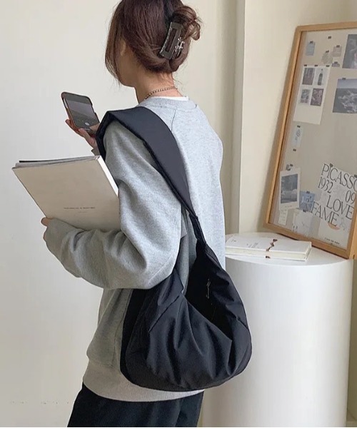 BARELY BLUE(ベアリーブルー)の「【 BARELY BLUE / ベアリーブルー 】 ライト ワンショルダーバッグ(ショルダーバッグ・レディース・ブラック/アイボリー・FREE)」の14枚目の写真