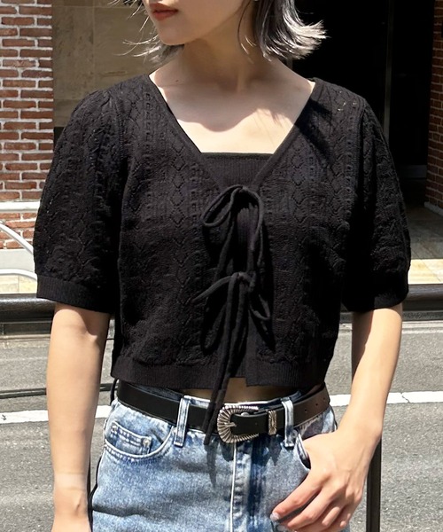 INGNI(イング)の「パターンメッシュフロントリボンニットカーデ+キャミアンサンブル(アンサンブル・レディース・オフホワイト/ブラック/ピンク・M)」の14枚目の写真