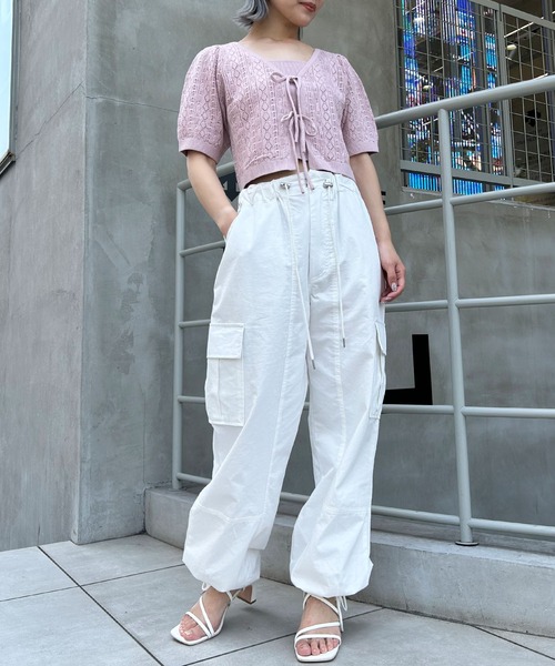 INGNI(イング)の「パターンメッシュフロントリボンニットカーデ+キャミアンサンブル(アンサンブル・レディース・オフホワイト/ブラック/ピンク・M)」の6枚目の写真