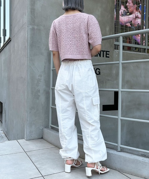 INGNI(イング)の「パターンメッシュフロントリボンニットカーデ+キャミアンサンブル(アンサンブル・レディース・オフホワイト/ブラック/ピンク・M)」の22枚目の写真