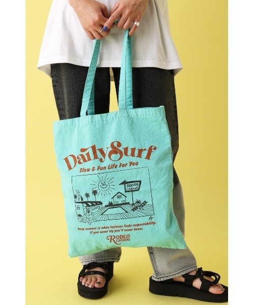 RODEO CROWNS WIDE BOWL（ロデオクラウンズワイドボウル）の「Ryu Ambe TOTE（トートバッグ・レディース・オフホワイト/ターコイズブルー/ライトパープル・FREE）」の3枚目の写真