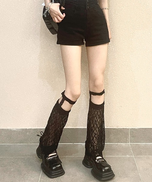 ALTROSE（アルトローズ）の「ガーターベルト風 韓国 レッグカバー レッグウォーマー レース（レッグウォーマー・レディース・ホワイト/ブラック・FREE）」の11枚目の写真