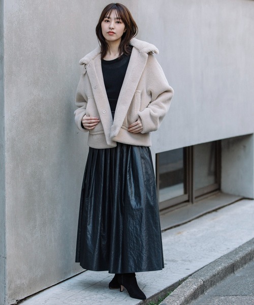 Munich（ミューニック）の「ウールシープボアムートンボンバージャケット（ムートンコート・レディース・ダークグレー/ライトベージュ/ベージュ・FREE）」の4枚目の写真