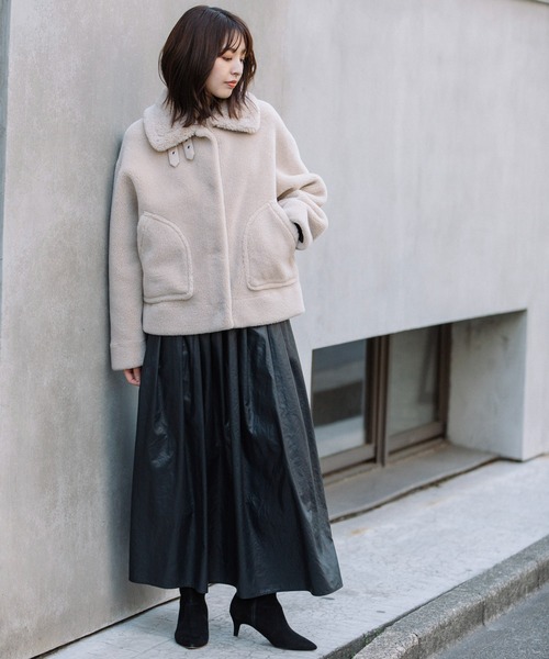 Munich（ミューニック）の「ウールシープボアムートンボンバージャケット（ムートンコート・レディース・ダークグレー/ライトベージュ/ベージュ・FREE）」の10枚目の写真