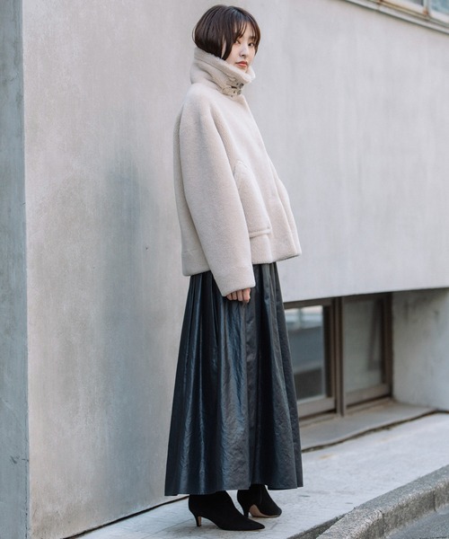 Munich（ミューニック）の「ウールシープボアムートンボンバージャケット（ムートンコート・レディース・ダークグレー/ライトベージュ/ベージュ・FREE）」の14枚目の写真