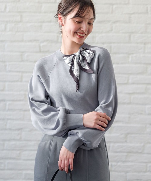 deres 13th セーター&スカーフ Andemiu（アンデミュウ）の「スカーフツキニット969725（ニット