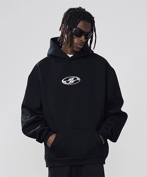 HARSH AND CRUEL（ハーシュアンドクルーエル）の「メタリックロゴ プルオーバーパーカ HC23W3TP03【Harsh and Cruel】（パーカー・メンズ・ブラック・L/XL/M）」の2枚目の写真