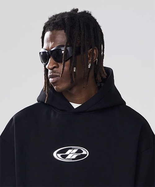 HARSH AND CRUEL（ハーシュアンドクルーエル）の「メタリックロゴ プルオーバーパーカ HC23W3TP03【Harsh and Cruel】（パーカー・メンズ・ブラック・L/XL/M）」の5枚目の写真