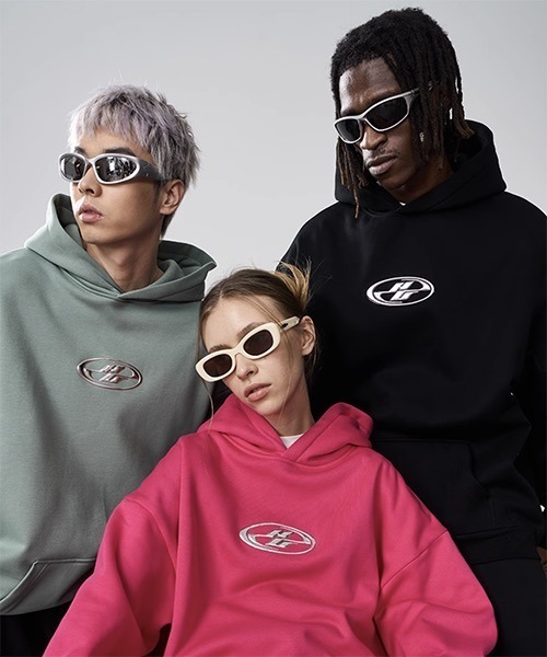 HARSH AND CRUEL（ハーシュアンドクルーエル）の「メタリックロゴ プルオーバーパーカ HC23W3TP03【Harsh and Cruel】（パーカー・メンズ・ブラック・L/XL/M）」の9枚目の写真