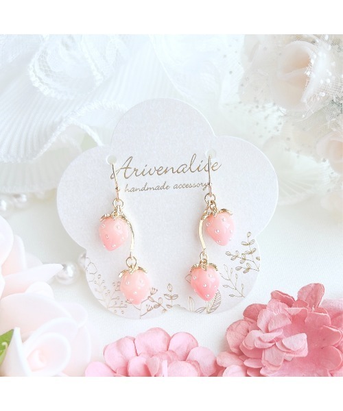 tone（トーン）の「【Arivenalice】【ZOZOTOWN限定】小さな2つのいちごピアス(MA)（ピアス（両耳用）・レディース・クリア/ピンク/レッド・FREE）」の2枚目の写真