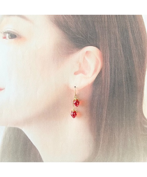 tone（トーン）の「【Arivenalice】【ZOZOTOWN限定】小さな2つのいちごピアス(MA)（ピアス（両耳用）・レディース・クリア/ピンク/レッド・FREE）」の5枚目の写真