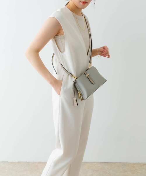 RODE SKO（ロデスコ）の「チャーム付ヨコナガショルダーバッグ（ショルダーバッグ・レディース・アイボリー/ブラック系その他/ライトグレー・ONE）」の17枚目の写真