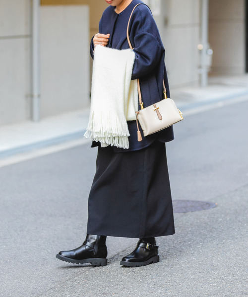 RODE SKO（ロデスコ）の「チャーム付ヨコナガショルダーバッグ（ショルダーバッグ・レディース・アイボリー/ブラック系その他/ライトグレー・ONE）」の10枚目の写真