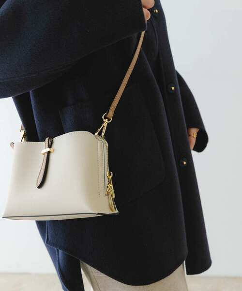 RODE SKO（ロデスコ）の「チャーム付ヨコナガショルダーバッグ（ショルダーバッグ・レディース・アイボリー/ブラック系その他/ライトグレー・ONE）」の11枚目の写真