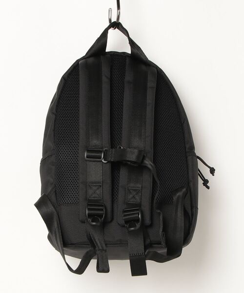 NEW ERA（ニューエラ）の「【NEW ERA/ニューエラ】Child ライトパック 11L（バックパック/リュック・キッズ・ブラック/ブラック系その他・FREE）」の3枚目の写真