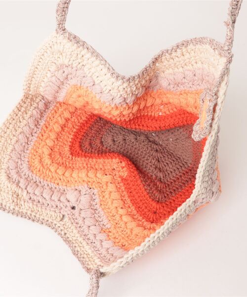 Q（キュー）の「グラデーションマクラメ肩入れバッグ（ハンドバッグ・レディース・オレンジ/エメラルド・ONE SIZE）」の15枚目の写真