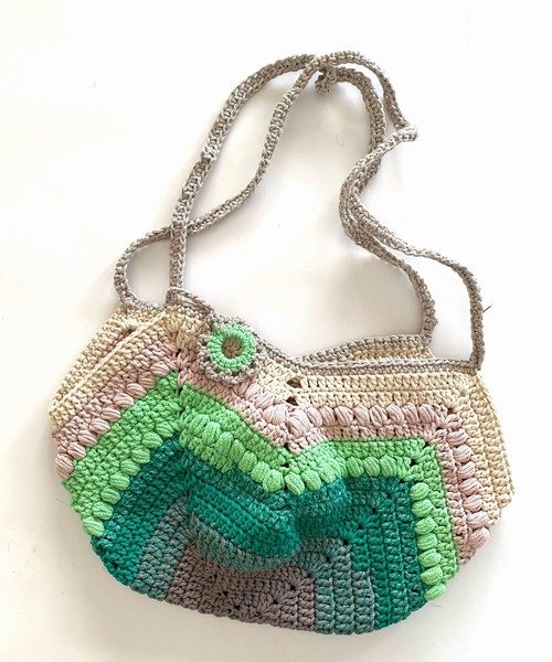 Q（キュー）の「グラデーションマクラメ肩入れバッグ（ハンドバッグ・レディース・オレンジ/エメラルド・ONE SIZE）」の12枚目の写真