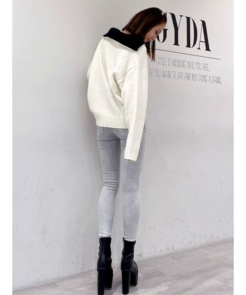 GYDA(ジェイダ)の「ハイウエスト ボタン ダメージ ケミカル カラースキニーパンツ(その他パンツ・レディース・ベージュ/ライトグレー・SMALL/MEDIUM/X-SMALL)」の16枚目の写真