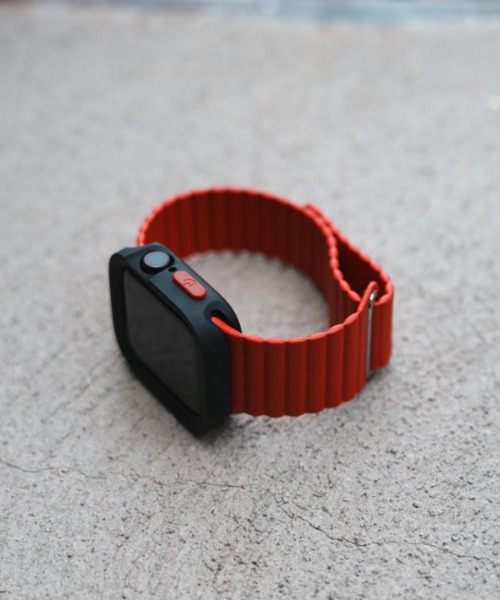 zandy（ズィーアンドワイ）の「zandy ズィーアンドワイ Apple Watch ケース＆ベルトセット マットタイプ【スクエアソフトフレーム】 アップルウォッチカバー& レザーループ 皮革ベルト /// set1（デジタル腕時計・メンズ・レッド系その他/オレンジ系その他/イエロー× ブルー/ブラック×ブラック/グリーン/ネイビー/ブルーグレー/ウッド/ラスタ/ブラック×レッド/ホワイト×ブルー/クリア/ブラウン系その他・S/M）」の4枚目の写真