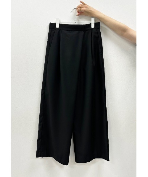 PUAL CE CIN（ピュアルセシン）の「TRマーベルトワイドパンツ（スラックス・レディース・ブラック/ネイビー/オフホワイト・FREE）」の11枚目の写真