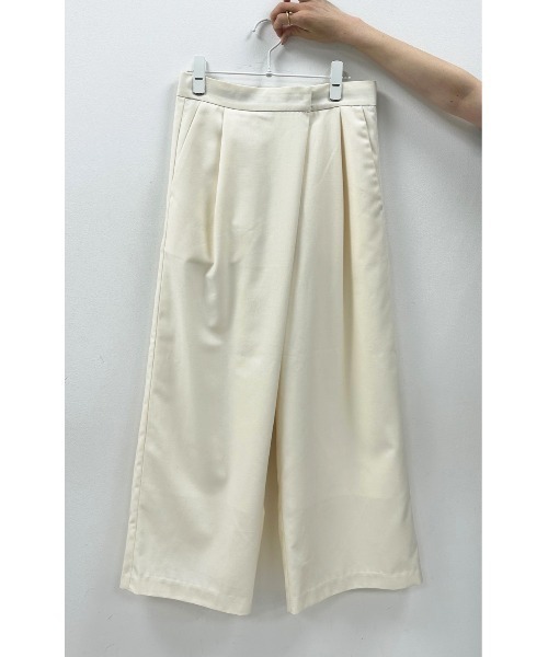 PUAL CE CIN（ピュアルセシン）の「TRマーベルトワイドパンツ（スラックス・レディース・ブラック/ネイビー/オフホワイト・FREE）」の7枚目の写真