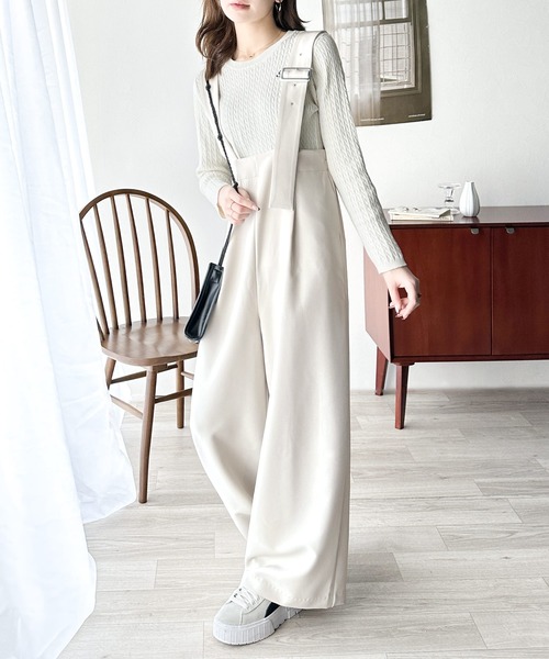 classicalelf(クラシカルエルフ)の「大人のワイドストレート。アシメバックルベルトサロペット(サロペット/オーバーオール・レディース・アイボリー/ブラック/チャコールグレー・LARGE/SMALL/X-LARGE/MEDIUM)」の7枚目の写真