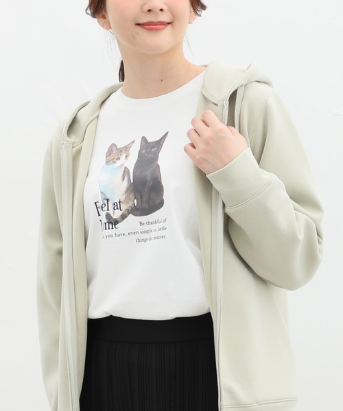 Honeys（ハニーズ）の「猫フォトプリントＴシャツ（Tシャツ/カットソー・レディース・ブルー系その他/スミクロ/オフホワイト/ライトベージュ・M/LL/L）」の2枚目の写真